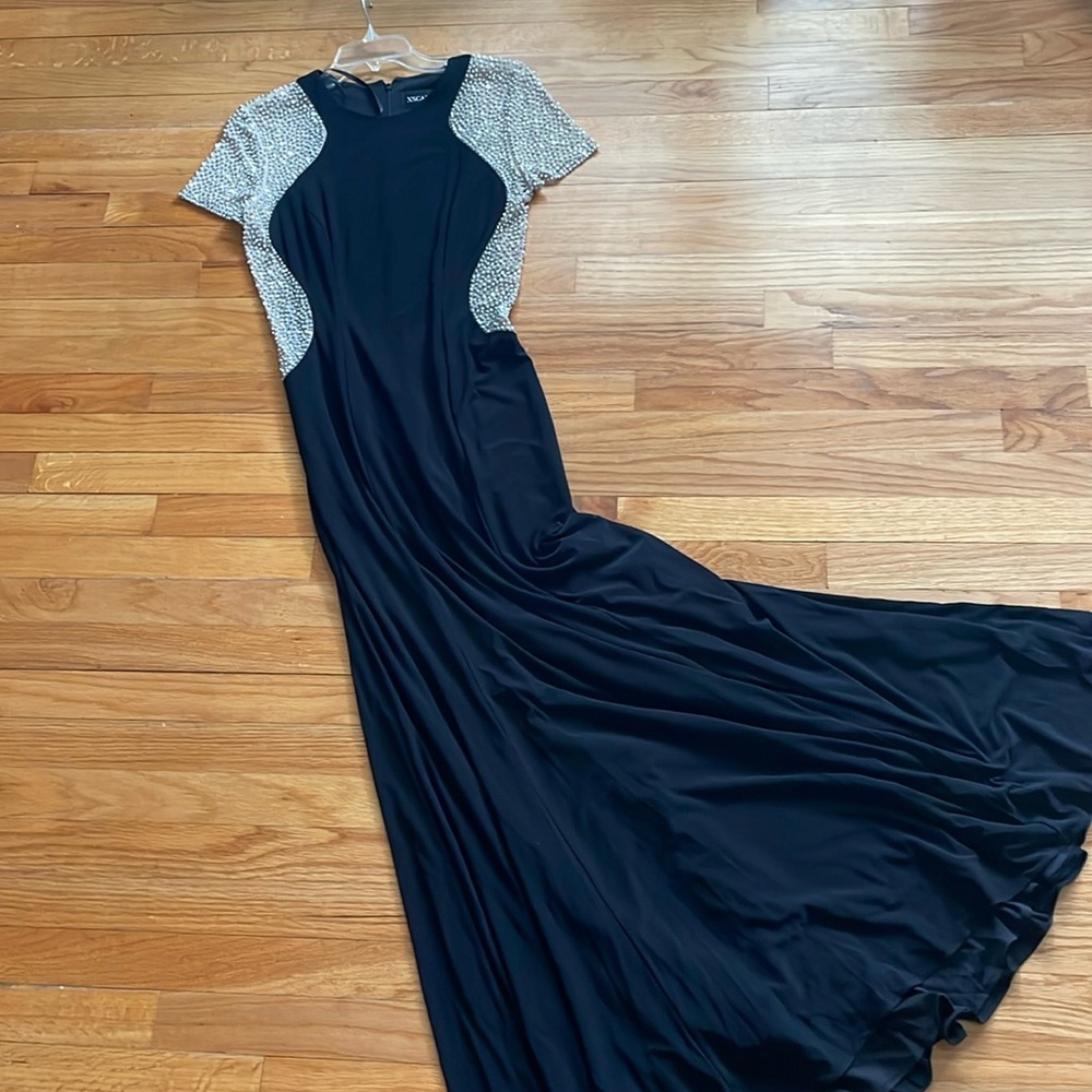 Xscape Caviar beaded mesh short sleeves crew neck Jersey sheath gown 8
